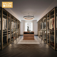 Système de dressing BALOM de luxe moderne en bois, armoire modulaire personnalisée en U pour chambre à coucher avec éclairage LED et îlot