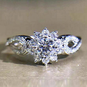 Elegante anello a forma di bocciolo di fiore per donna, design scintillante intarsiato, gioielli alla moda in stile ufficio - Product Image 1