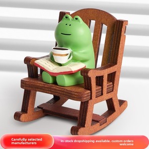 Petite figurine décorative artisanale en résine, style Zakka, grenouille mignonne en position <span class=keywords><strong>de</strong></span> fauteuil à bascule, Prince Grain Reading Car, pour bureau, cadeau d'anniversaire - Product Image 2