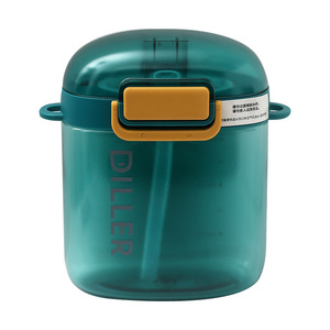 Botella de agua Diller Square Tritan de 720 ml con correa, portátil, para uso en exteriores - Product Image 2