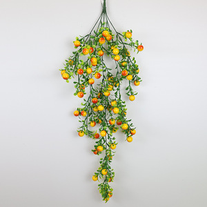 Fausse guirlande de baies rouges artificielles de noël, vigne de baies, baies d'hiver pour arbre de noël, fenêtre, porte suspendue, décor de vacances - Product Image 5