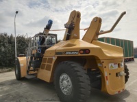 Équipement de levage : Reach Stacker 45 tonnes SRSC45H2, grue mobile à commande frontale pour la manutention de conteneurs portuaires