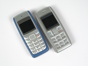โทรศัพท์มือถือแบบปุ่มกด 1110 GSM 2G รองรับซิมคู่ (2x Nano SIM) หน้าจอ TFT 1.8 นิ้ว กล้อง 0.08MP แบตเตอรี่ 900mAh ดีไซน์คลาสสิก - Product Image 3
