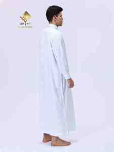 เสื้อคลุมยาวสีขาวสำหรับผู้ชาย Al Haramain ทำจากผ้าฝ้าย แขนยาว ความยาวคลุมถึงพื้น ผลิตโดยโรงงานของเรา - Product Image 1