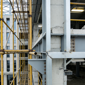 Bâtiment en acier structurel multi-étages à vente chaude stabilisé, utilise des designs modernes en métal industriel pour les locaux commerciaux - Product Image 2