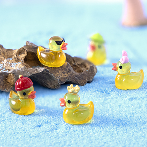 Patitos Decorativos que Brillan en la Oscuridad, Figuras de Resina en Miniatura, Estilos Creativos Surtidos, Adornos para Micropaisajes, Venta al Por Mayor - Product Image 5