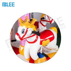 Băng Chuyền Điện Mini Chạy Bằng Đồng Xu Giá Nhà Máy Để Bán Trong Công Viên Giải Trí Băng Chuyền Nhỏ 3 Chỗ Ngồi - Product Image 5