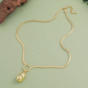 Collar Minimalista <span class=keywords><strong>de</strong></span> Moda para Mujer con Colgante Piramidal <span class=keywords><strong>de</strong></span> Oro <span class=keywords><strong>de</strong></span> 18K y Cadena <span class=keywords><strong>de</strong></span> Latón Chapado, Estilo Versátil y Exclusivo - Product Image 2