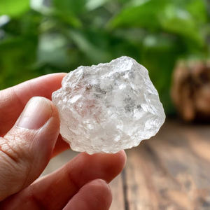Prix d'usine Cristal naturel brut Cristal blanc Pierre de cristal clair Cristaux bruts de quartz Pierre de guérison pour la décoration de la maison - Product Image 2