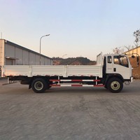 Le petit Sinotruk 4x2 4x4 10ton transportant des camions de cargaison allument le camion Howo de camion de cargaison