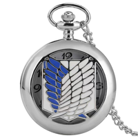 Montre de poche creuse Anime rétro créative avec chaîne de collier en argent avec aile Horloge à quartz pour hommes Attaque sur Titan Style antique