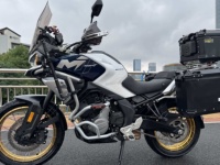 CFMOTO 700MT Street Motorcycle With 700cc 50kW Four Stroke Parallel Twin Engine and Kick Start J.Juan Brake System ABS