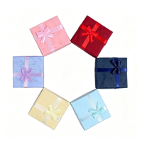 Boîte d'emballage carrée en papier coloré personnalisable, boîte à bijoux en relief pour la Saint-Valentin avec nœud