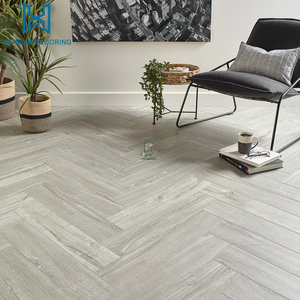 Suelo laminado <span class=keywords><strong>AC5</strong></span> <span class=keywords><strong>resistente</strong></span> <span class=keywords><strong>al</strong></span> <span class=keywords><strong>agua</strong></span> para interiores Tasa de desgaste de 7mm-12mm Instalación fácil con clic para uso industrial - Product Image 3