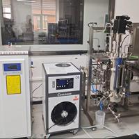 Refroidisseur d'eau avec capacité de refroidissement de 1,5 kW, compresseur rotatif entièrement fermé, plage de température de fonctionnement de 5 à 30 degrés Celsius