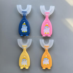 Niños pequeños 360 <span class=keywords><strong>Cepillo</strong></span> de <span class=keywords><strong>dientes</strong></span> en forma de U Niño Edad 2-6 y 2-4 y 4-7 y 6-8 años Paquete de cabezal de <span class=keywords><strong>cepillo</strong></span> de <span class=keywords><strong>dientes</strong></span> redondeado - Product Image 1