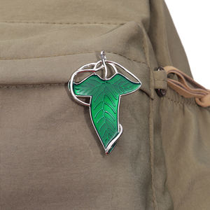 Broches en émail à feuilles vertes inspirées des films fantastiques, style elfique, badge de revers, bijoux, cadeau pour les fans et les amis - Product Image 3