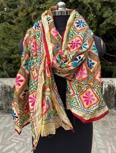 Dupatta de Algodón Phulkari Hecha a Mano, Casual, de Verano, Larga, para Mujer, con Bordado Floral, de Secado Rápido y Transpirable - Product Image 5