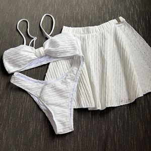 Conjunto de Bikini de Tres Piezas de Color Sólido Sexy al por Mayor de Fábrica y Vestido de Playa para Mujer - Product Image 5