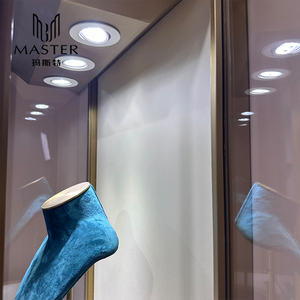 Espositore da Parete MASTER per Collane e Gioielli con Finitura in Ottone Dorato, Vetrine per Gioielli da Parete - Product Image 3