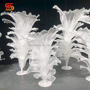 Fleurs artificielles géantes personnalisées SMOOTH pour accessoires d'événements de mariage, grandes fleurs en organza violettes faites à la main, centre de table - Product Image 5