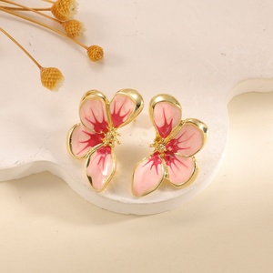 Pendientes de Flores Tridimensionales Exquisitos de Jingciren Boutique, Moda de Lujo Ligero y Sofisticado para Uso Diario - Product Image 3