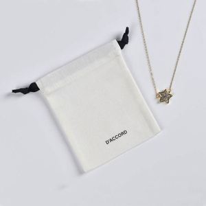 Sac de rangement pour chaussures en coton réutilisable et écologique, avec logo personnalisé imprimé, en coton biologique naturel, avec cordon de serrage, pochette cadeau en coton mousseline - Product Image 2