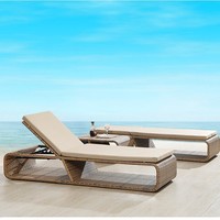Chaise longue d'extérieur en rotin PE, dossier réglable, transat de piscine avec coussin et table d'appoint pour patio, villa, plage