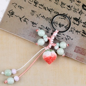 Porte-clés en céramique fait main en forme de fraise pour femme, mignon, en porcelaine pastel, avec breloque étoile et fleur, cordon tressé, cadeau esthétique - Product Image 4