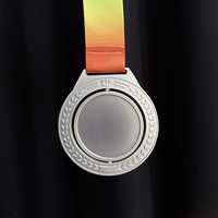 Médaille en métal or, argent, bronze avec couronne MH-LJ0240
