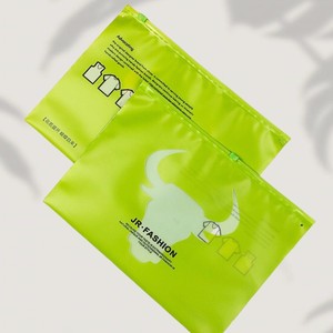 Bolsas Ziplock Personalizadas con Impresión de Marca, Bolsas de Plástico con Cierre Hermético para Camisetas, Bolsas con Cierre - Product Image 2
