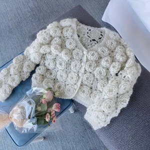 Maglione elegante da <span class=keywords><strong>donna</strong></span> <span class=keywords><strong>con</strong></span> bottoni in <span class=keywords><strong>pizzo</strong></span> all'uncinetto <span class=keywords><strong>con</strong></span> fiori in acrilico - Product Image 2