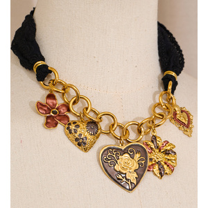 JINYOU 4699 Collar de Estilo Imperial con <span class=keywords><strong>Encaje</strong></span> Negro y Cadena de Acero Inoxidable con Colgante de Corazón de Metal Chapado en Oro - Product Image 2