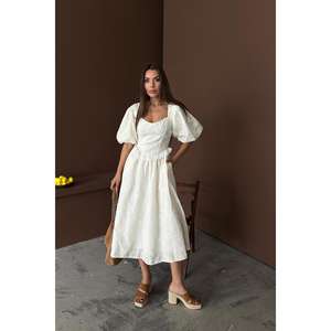 Robe brodée à manches ballon blanc cassé, taille naturelle, col carré, coupe trapèze, tissée, pour usage quotidien décontracté, vente en gros - Product Image 5