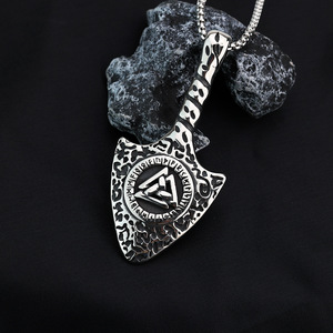 จี้สแตนเลสสตีลรูปหัวหอกสำหรับผู้ชาย สไตล์ไวกิ้ง ดีไซน์เรขาคณิต เครื่องประดับแฟชั่นสำหรับจับคู่กับเสื้อผ้า - Product Image 3