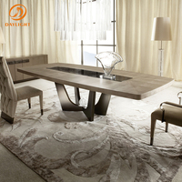 Table de salle à manger rectangulaire moderne de luxe au design nouveau en cuir imprimé armadillo avec insert en marbre foncé Emperador