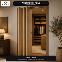 Porte pliante moderne haut de gamme en panneau de bois massif avec barre supérieure ignifugée sur mesure pour villa, placard, chambre d'hôtel, cloison