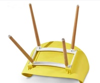 Vente en gros qualité solide chaise moderne pour extérieur de couleur orange chaise de restaurant chaise de salle à manger en plastique PP avec pieds en bois de hêtre