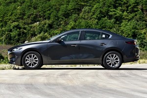 <span class=keywords><strong>Mazda</strong></span> <span class=keywords><strong>3</strong></span> Axela Cina Benzina 4 Porte 5 Posti 2025 2.0L Automatica Versione Motore di Qualità Berlina <span class=keywords><strong>Mazda</strong></span> <span class=keywords><strong>3</strong></span> Auto Usate - Product Image 4