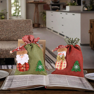 Decoraciones Navideñas para Niños, Bolsas de Yute con Cordón para Guardar Dulces y Galletas, con Diseño Festivo de Santa Claus - Product Image 3