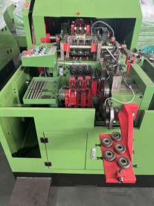 Tốc Độ Cao Tự Động 3-Die 3-Thổi Tiêu Đề Lạnh Máy Cho Vít Máy Làm - Product Image 2