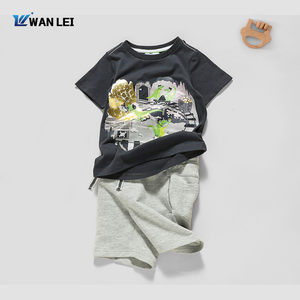 クールな夏の男の子用セット アウトドアスポーツウェア 綿混 キッズTシャツ ショートパンツ アクティブな幼児用衣装 家族お揃いコーデ - Product Image 5