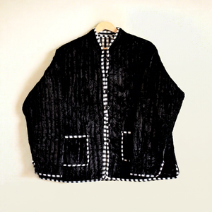 Veste matelassée en velours noir, faite à la main, en velours froissé, style bohème surdimensionné, réversible, doublure en coton écologique - Product Image 1