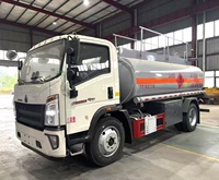 Camión Cisterna de Combustible Pequeño Sinotruk HOWO LHD/RHD de 5,000 Litros/7,000L para Reabastecimiento en Sitio