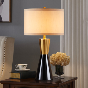 Facettes Colonne D'angle Lampe De Table En Cristal pour Hôtel Maison Salon Décoration Lumière de Bureau avec Abat-Jour Blanc - Product Image 5