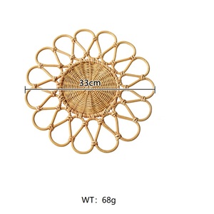 Sottopiatto Floreale di Lusso Fatto a Mano, Tovaglietta in Rattan Naturale a Forma di Fiore, Materiale Premium in Rattan Naturale - Product Image 4