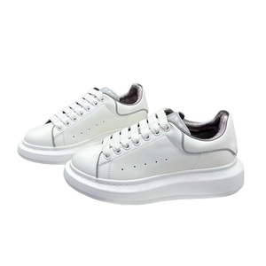 Wholesale simple and fashionable white sneakers with thick rubber soles for heightening, suitable for walking and casual wear. - Product Image 1