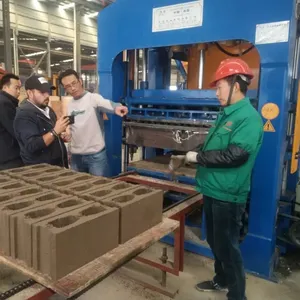 Machine automatique de fabrication de briques de ciment pour blocs de béton à bas prix