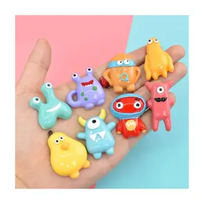 Hiasan gantung Resin Monster figur kartun 3D untuk dekorasi Gantungan Kunci kulkas casing ponsel kerajinan Diy rumah boneka Slime