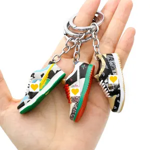 Neueste 3D-Mini-Schlüsselanhänger aus PvC-Silikon Dunk J Ordan Air für ce AF Trainer Basketballschuhe 3D-Mini-Sneaker-Schlüsselanhänger